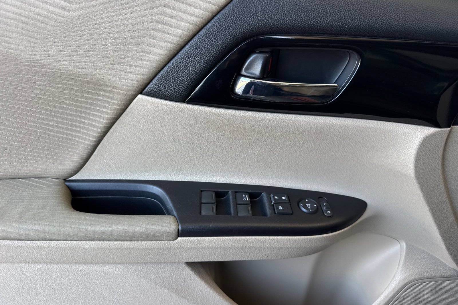 Used 2016 Honda Accord LX image 11