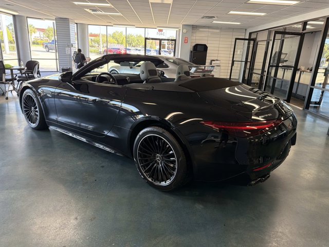 Used 2025 Mercedes-Benz SL 43 AMG image 4
