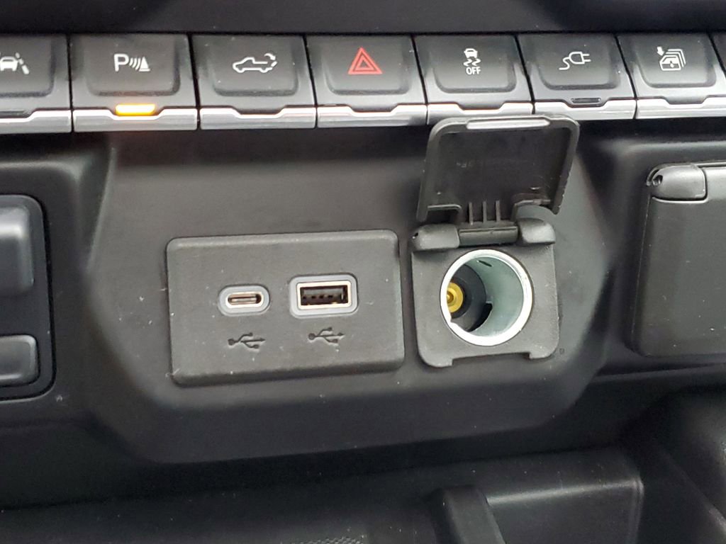 Used 2021 Chevrolet Silverado 1500 High Country image 23