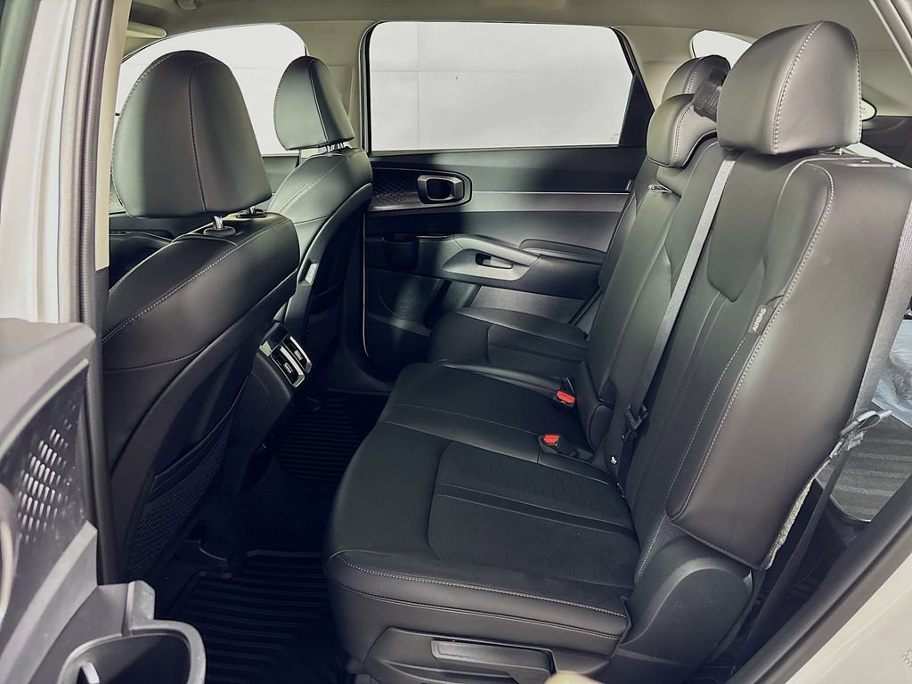 New 2025 Kia Sorento S image 21