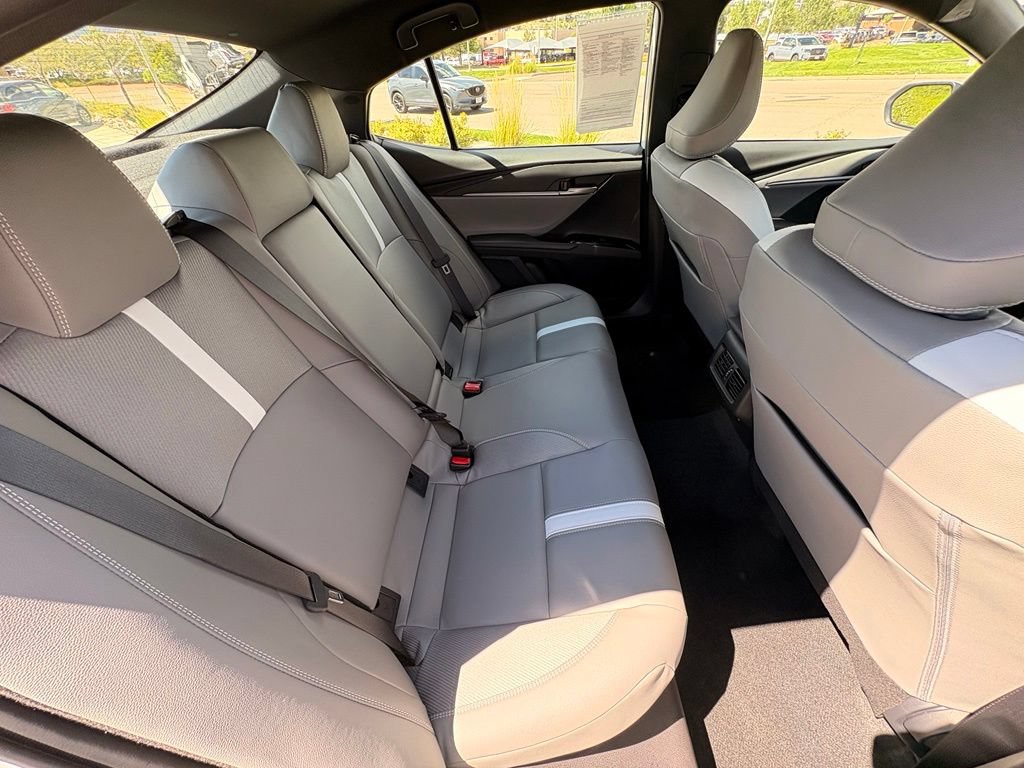 Used 2026 Toyota Camry SE FWD image 29