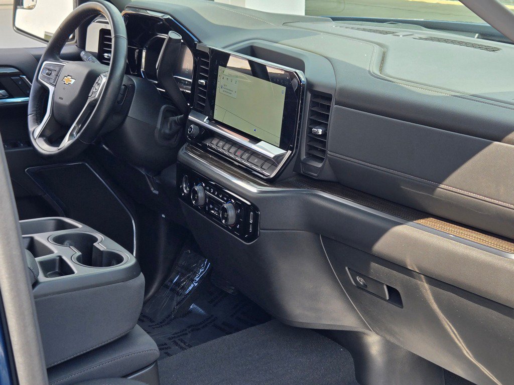 Certified 2024 Chevrolet Silverado 1500 LT AWD/4WD image 8