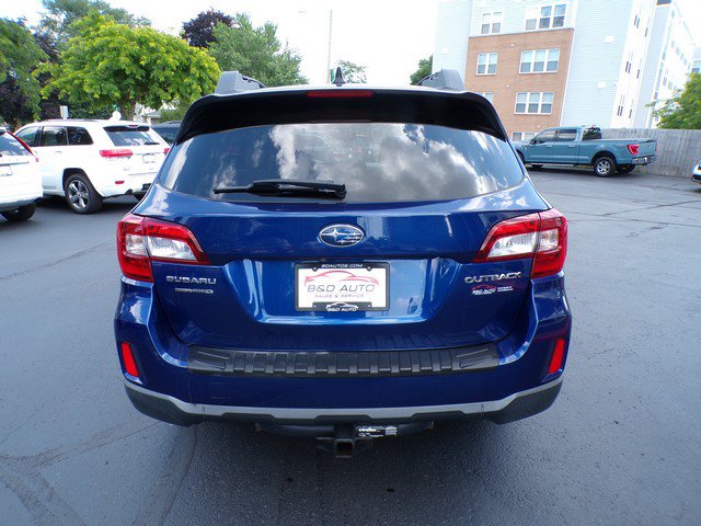 Used 2016 Subaru Outback 2.5i Premium AWD/4WD image 4