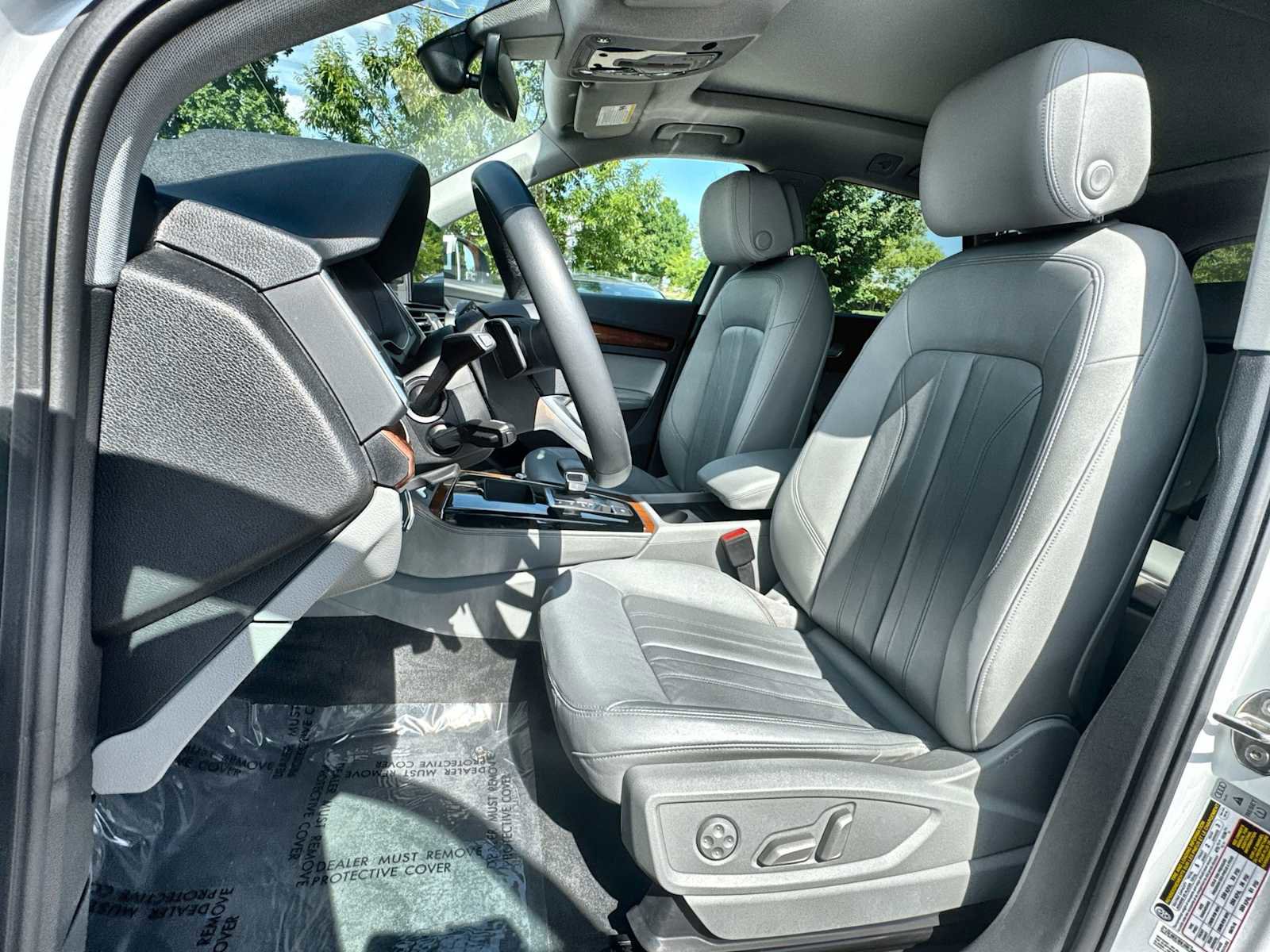 Used 2023 Audi Q5 2.0T Premium Plus w/ Premium Plus Package AWD/4WD image 3
