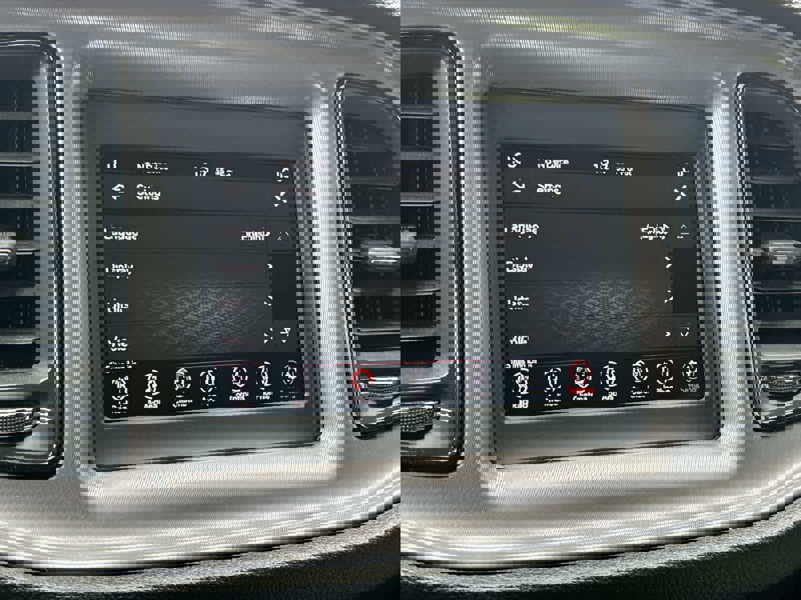 Used 2023 Dodge Challenger SXT w/ Blacktop Package image 18