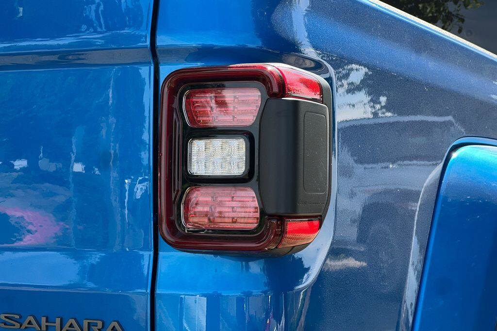 New 2026 Jeep Gladiator Sport AWD/4WD image 25