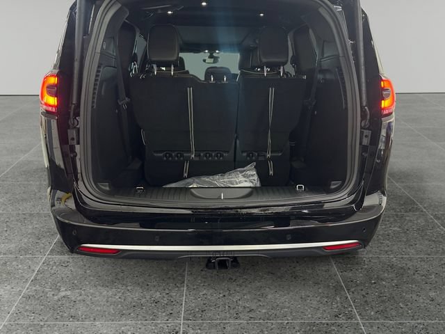 New 2027 Chrysler Pacifica Limited AWD/4WD image 16