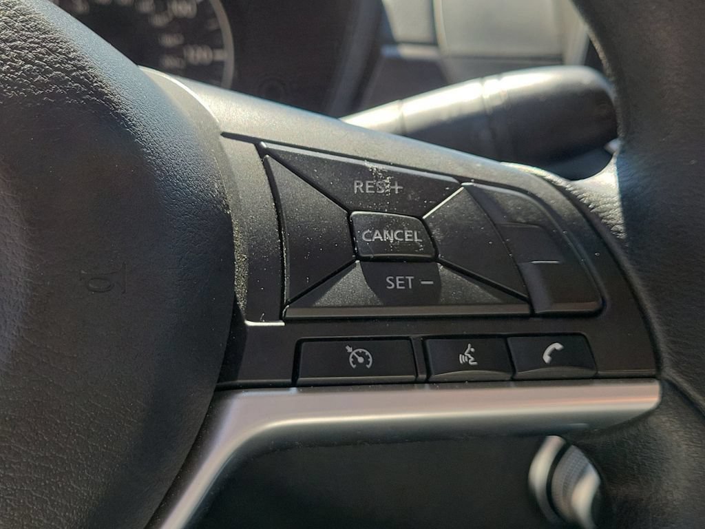 Used 2025 Nissan Altima 2.5 SV FWD image 23