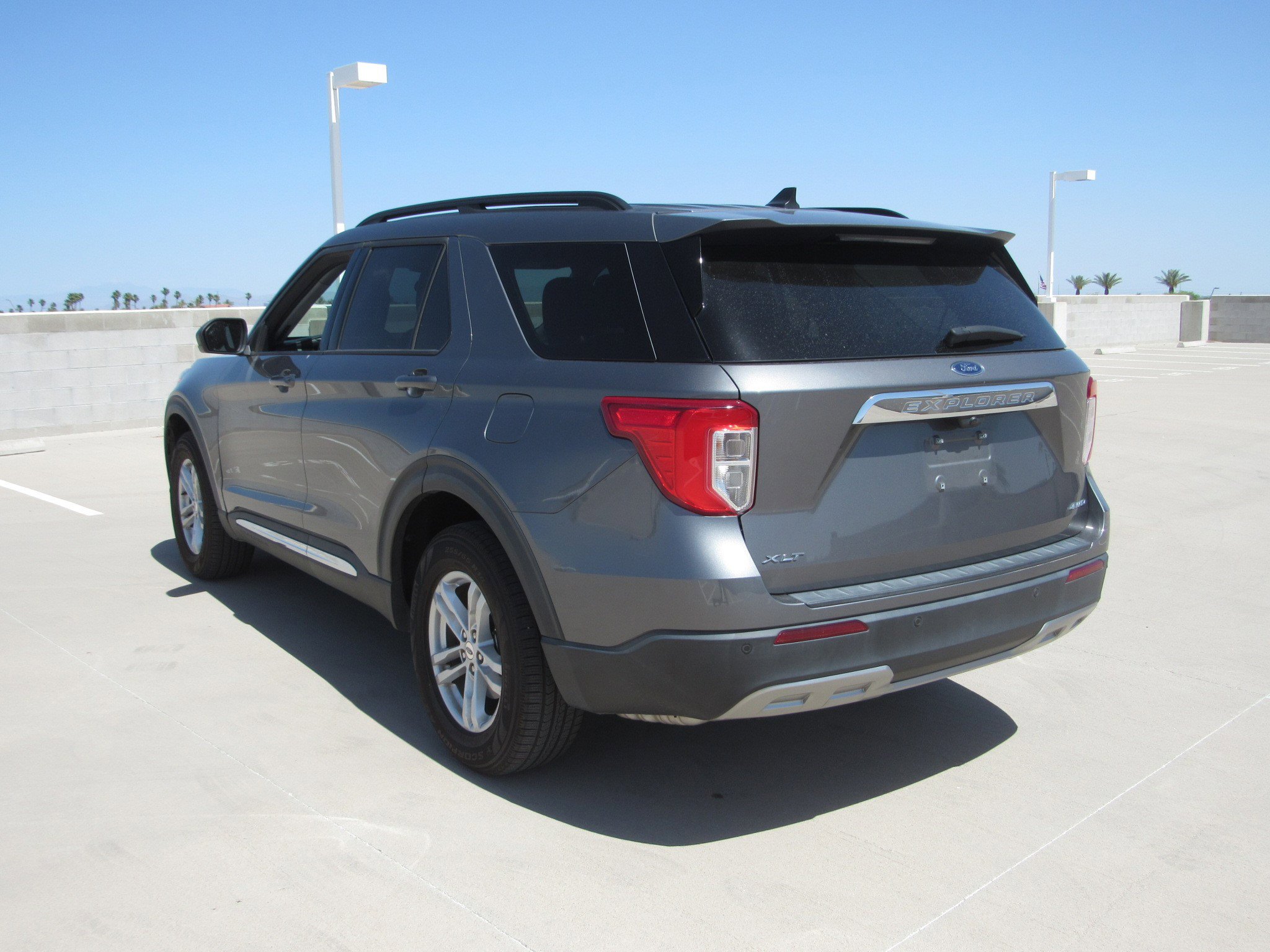 Used 2023 Ford Explorer XLT w/ Equipment Group 202A AWD/4WD image 6