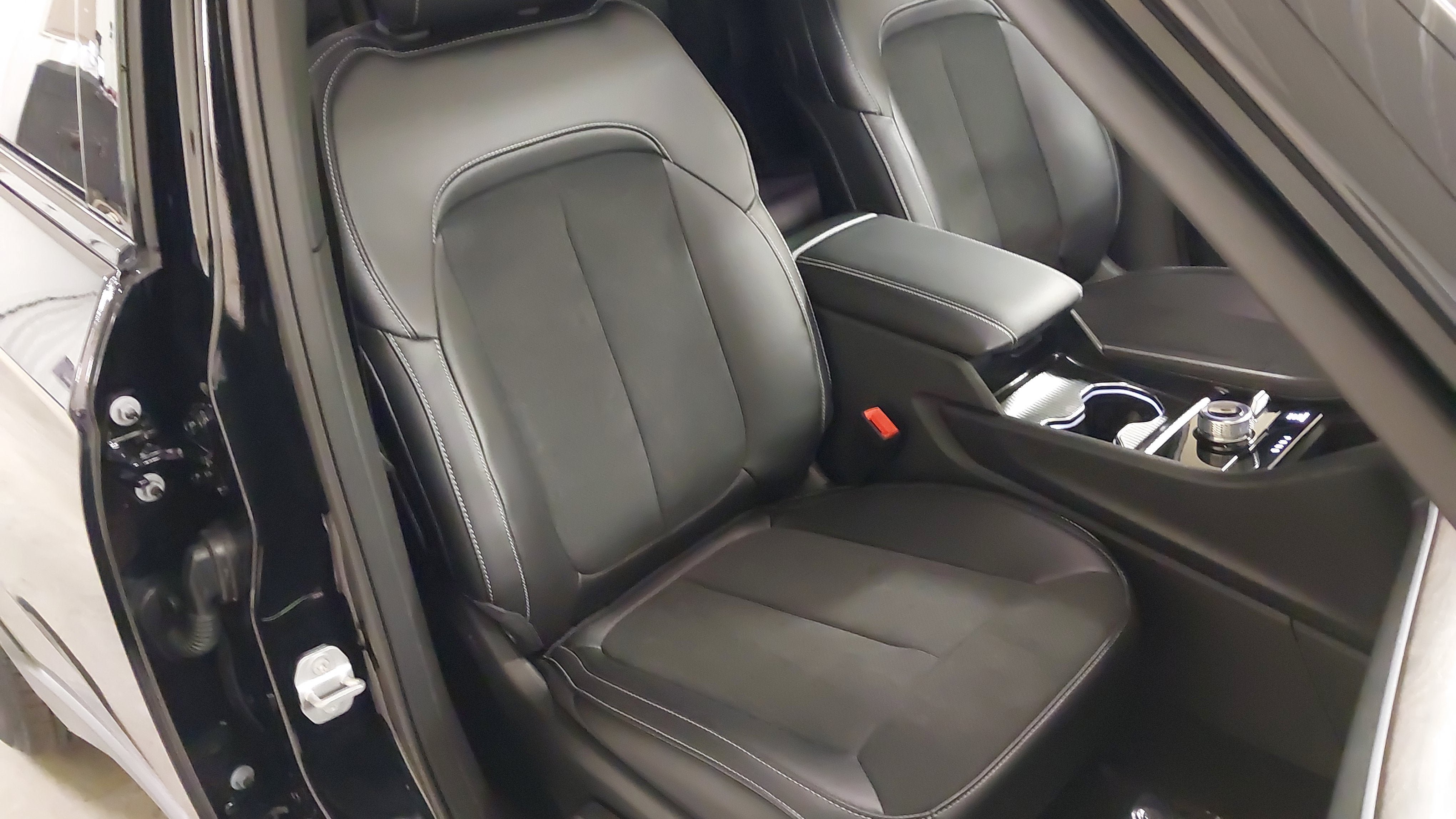 New 2027 Jeep Grand Cherokee Altitude AWD/4WD image 27