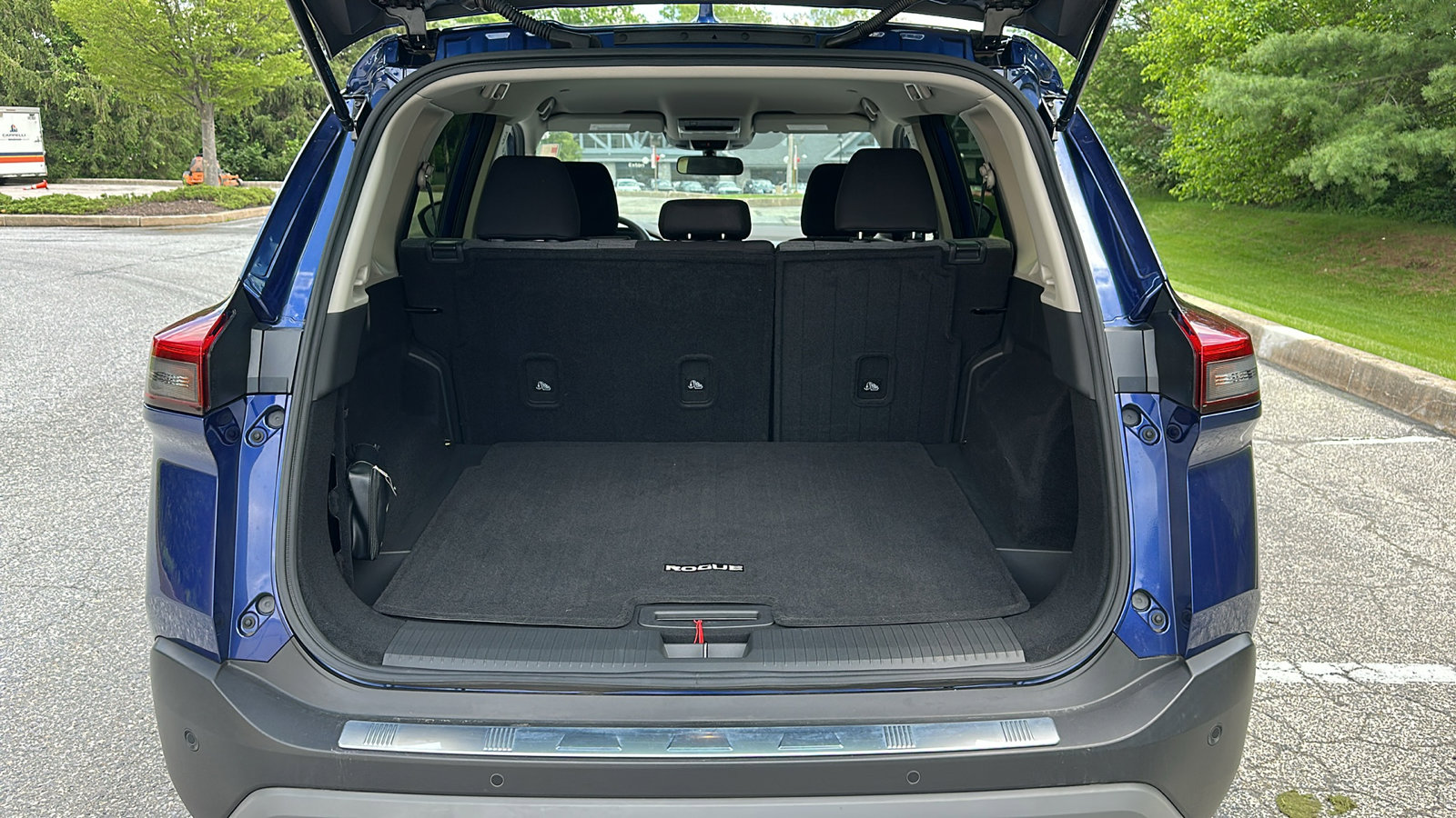 Certified 2023 Nissan Rogue SV AWD/4WD image 6