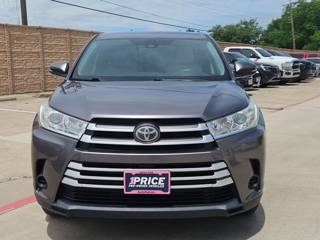 Used 2019 Toyota Highlander LE image 2