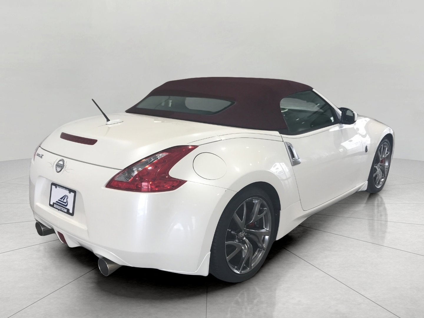 Used 2014 Nissan 370Z Touring w/ Sport Package image 7