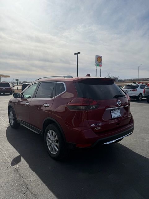 Used 2018 Nissan Rogue SV image 6