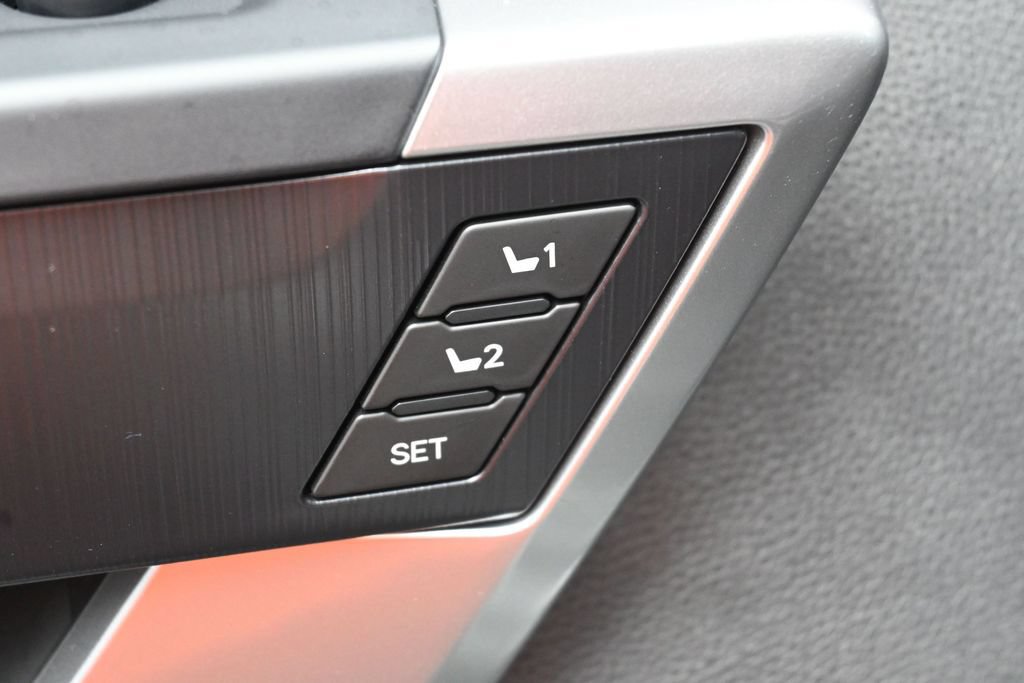 Used 2024 Toyota Tundra Platinum AWD/4WD image 12