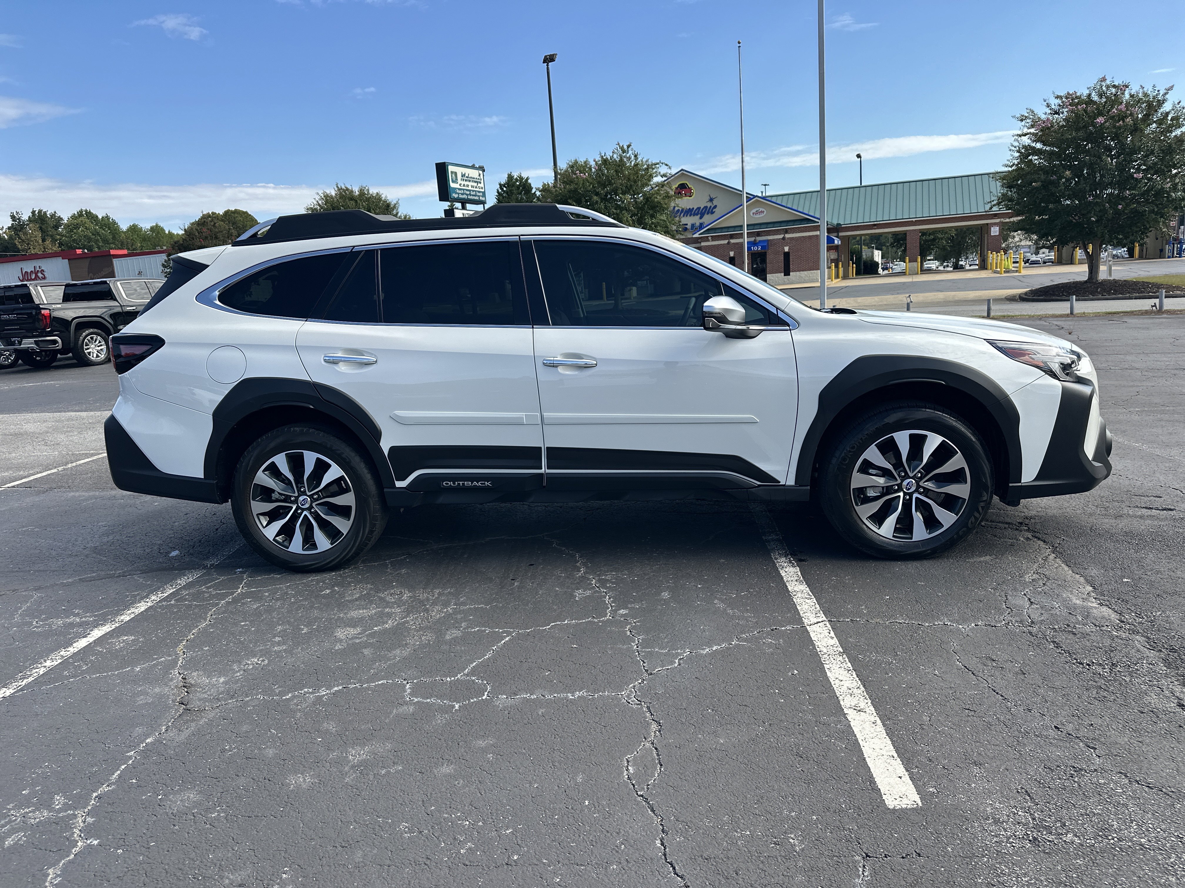 Used 2025 Subaru Outback Touring XT image 9