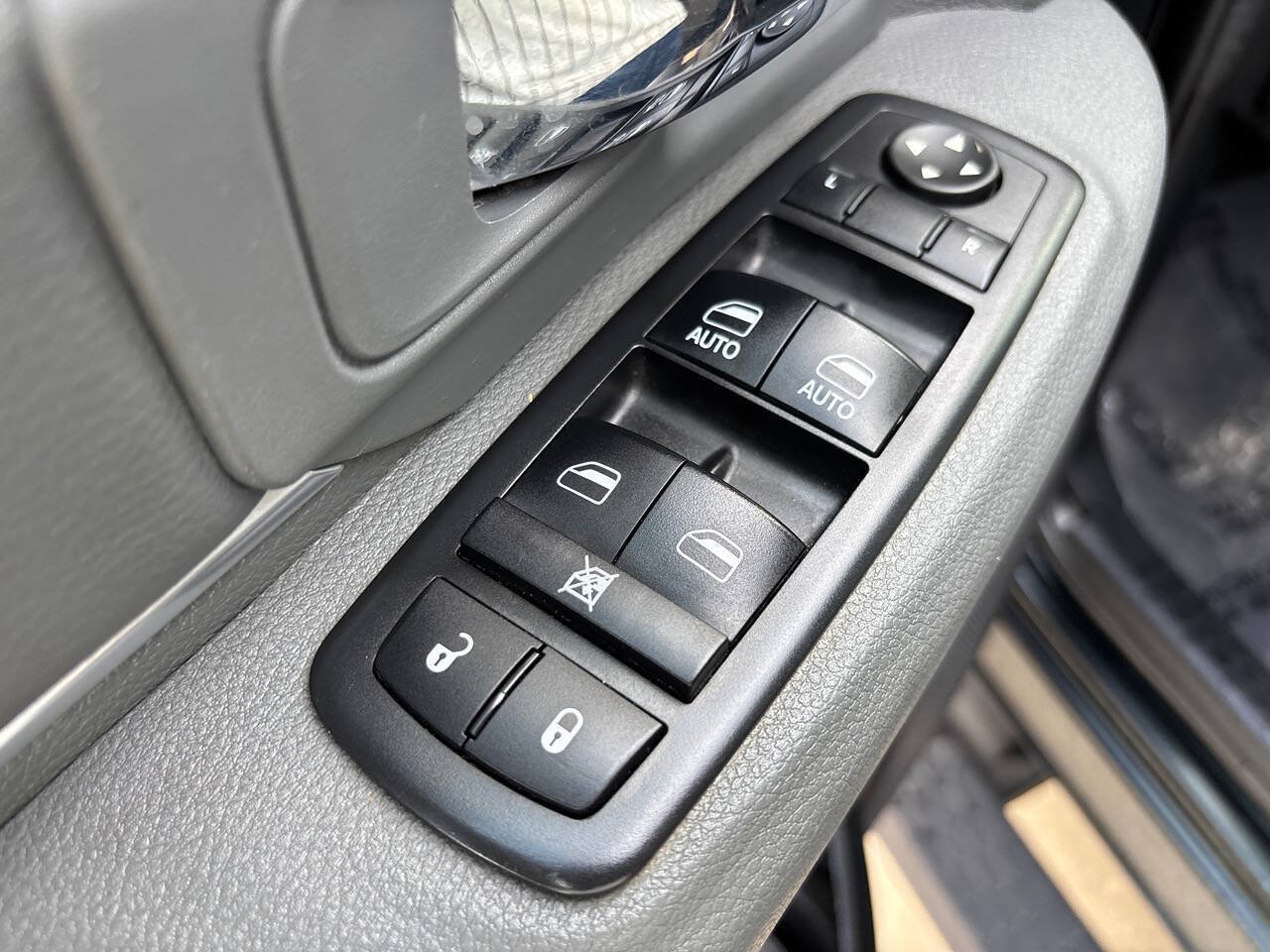 Used 2017 RAM 1500 Outdoorsman AWD/4WD image 30