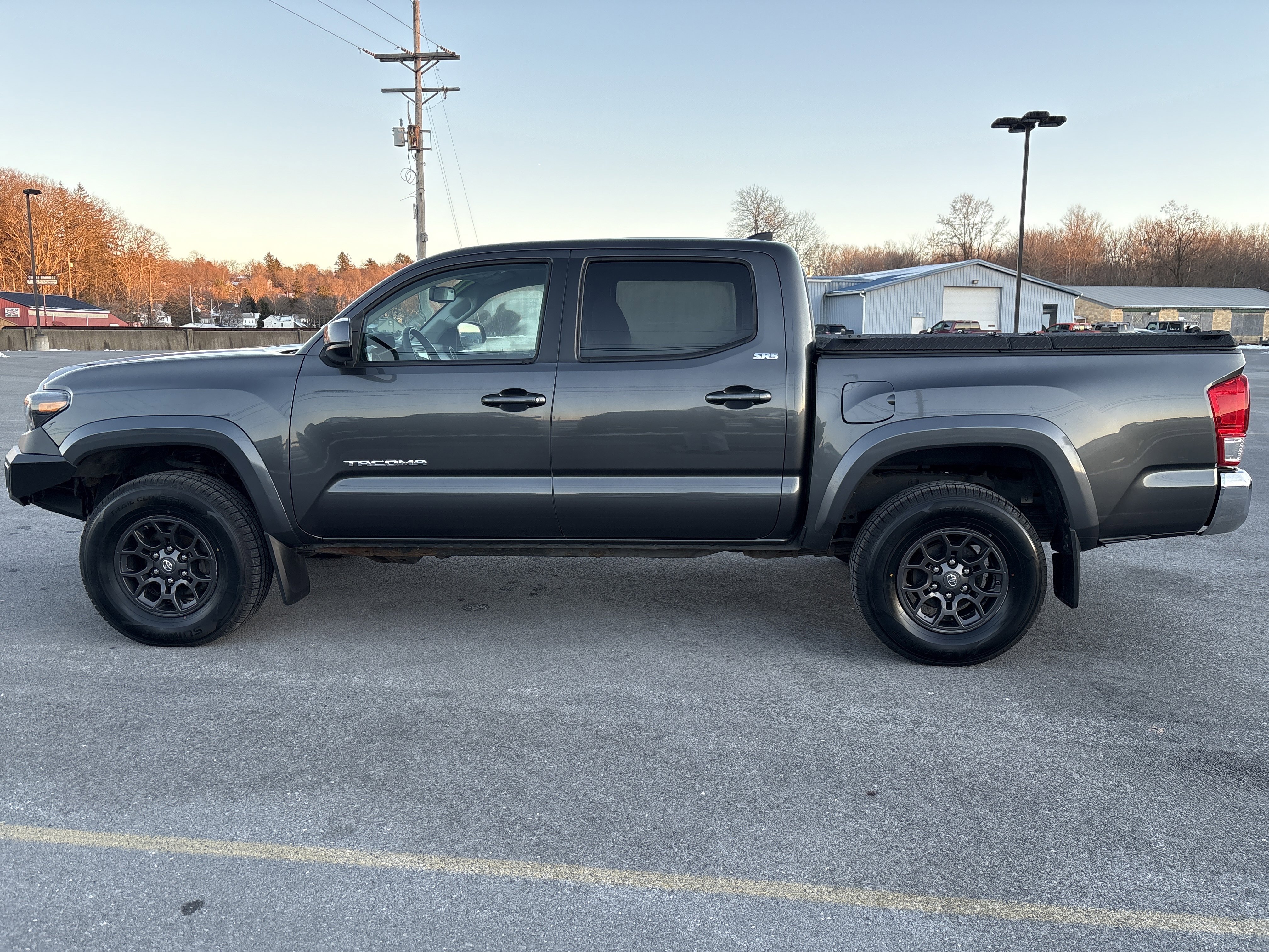 Used 2017 Toyota Tacoma SR5 image 7