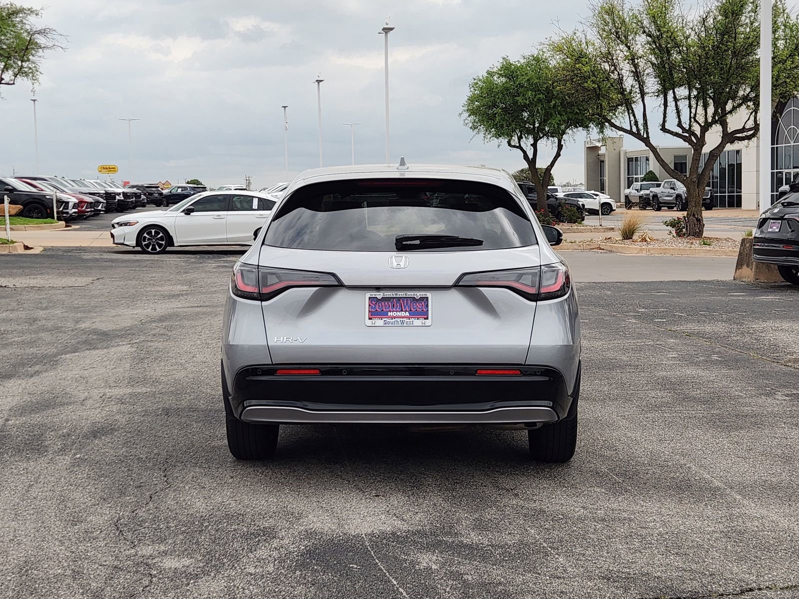 Used 2023 Honda HR-V EX-L image 8