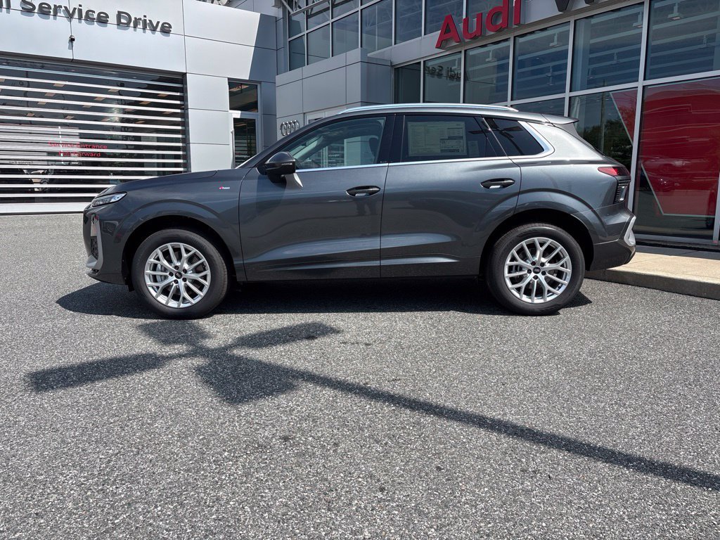 New 2026 Audi Q3 quattro 2.0T AWD/4WD image 2