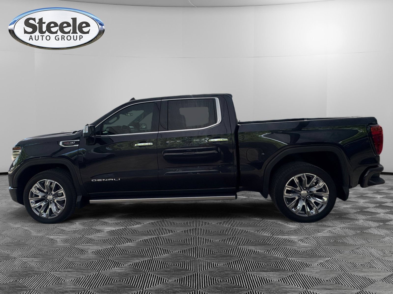 Certified 2025 GMC Sierra 1500 Denali w/ Denali Reserve Package AWD/4WD image 2