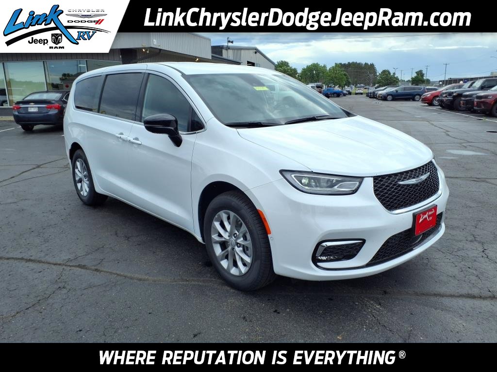 New 2025 Chrysler Pacifica Select