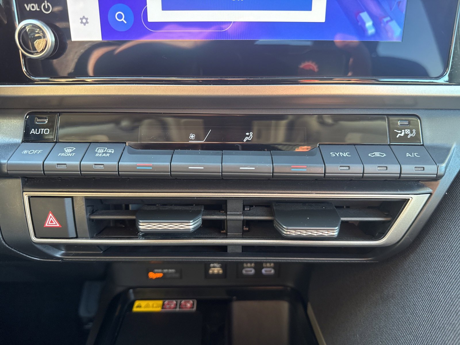 Used 2025 Toyota Camry LE image 16