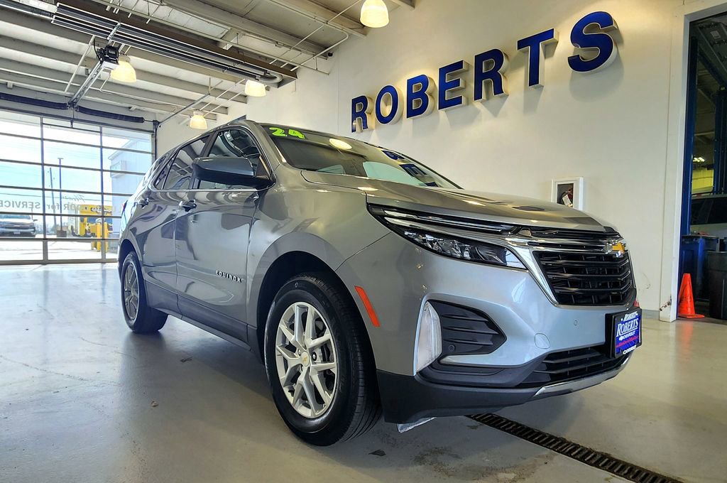 Used 2024 Chevrolet Equinox LT FWD image 2