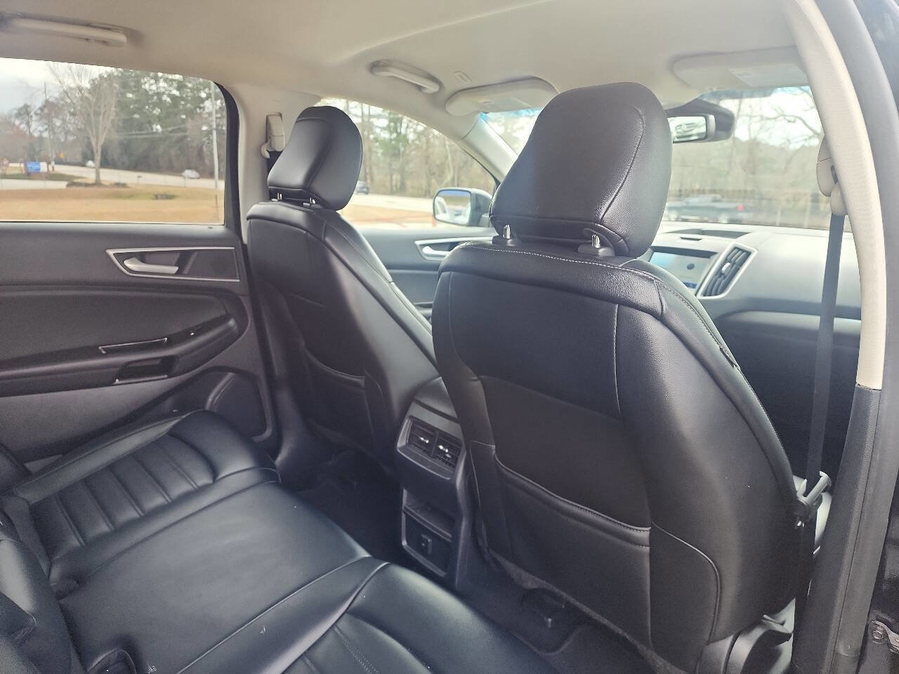 Used 2020 Ford Edge SEL image 16