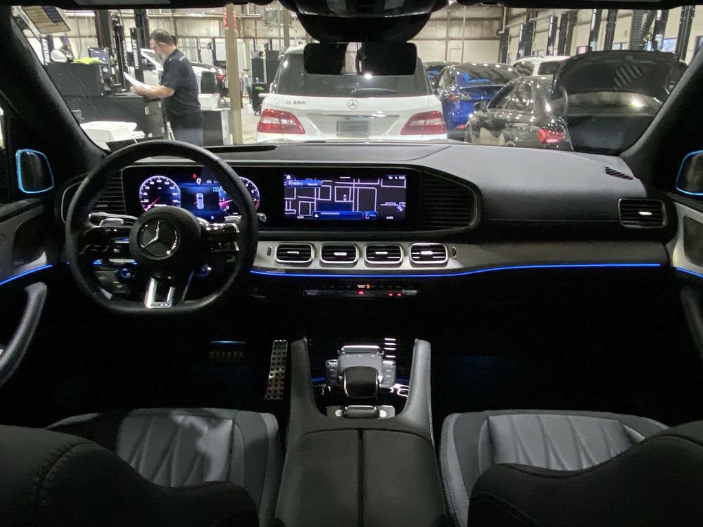 Used 2024 Mercedes-Benz GLS 63 AMG 4MATIC image 2