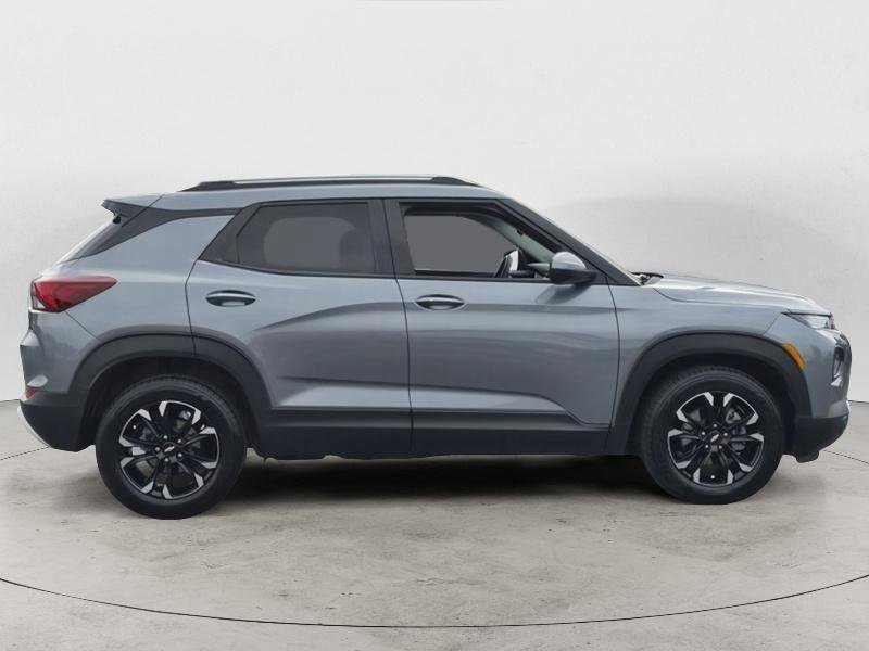Used 2022 Chevrolet TrailBlazer LT image 2