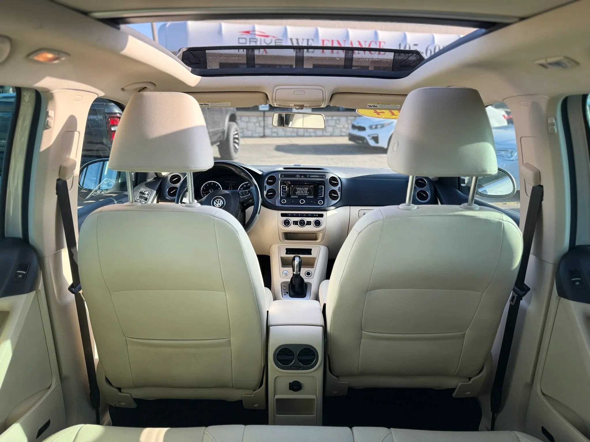 Used 2014 Volkswagen Tiguan SEL FWD image 9