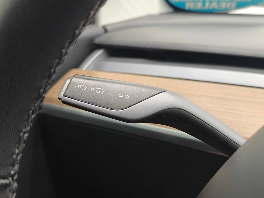 Used 2020 Tesla Model 3 Standard Range RWD image 8