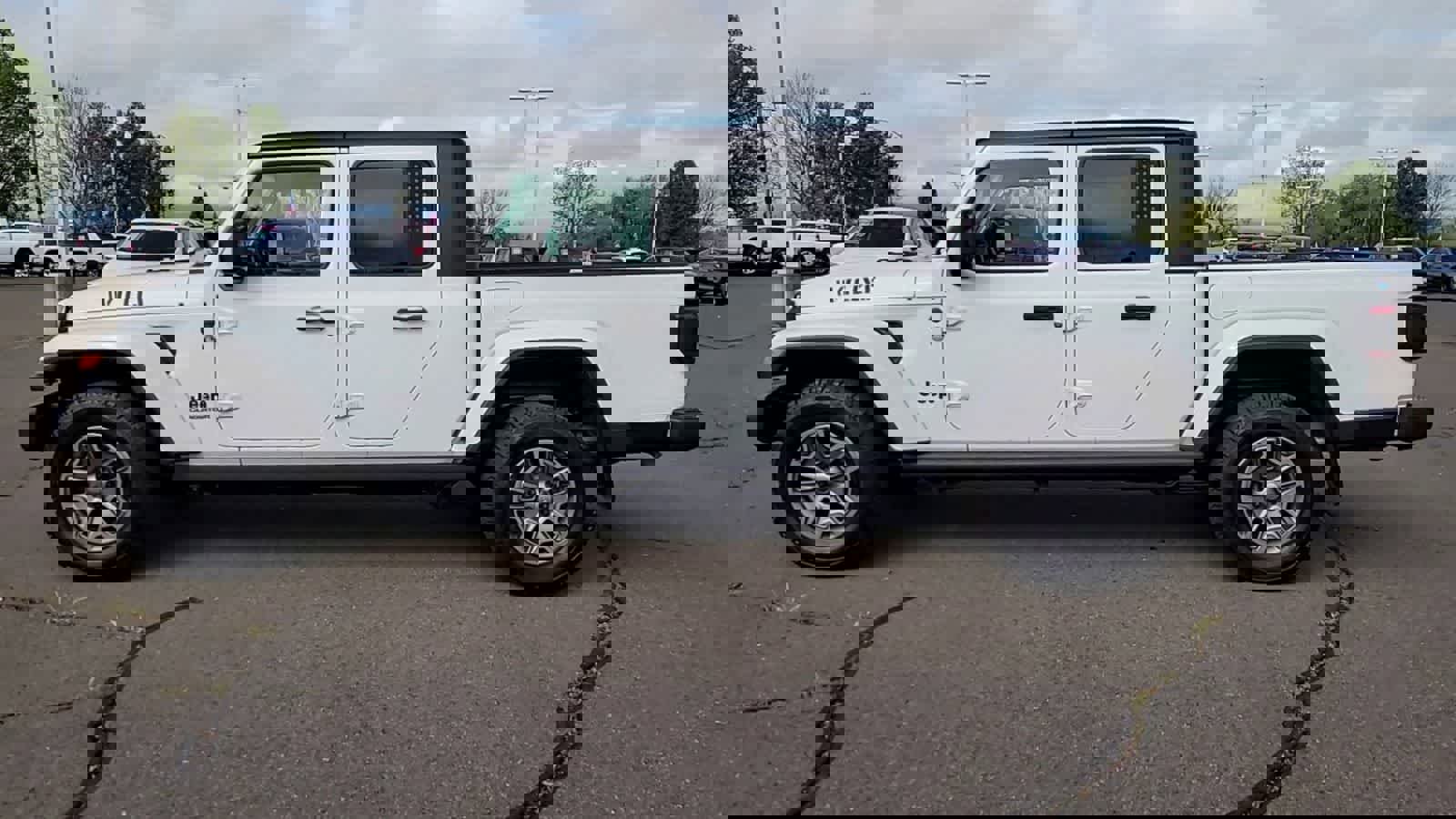 Used 2022 Jeep Gladiator Sport image 5