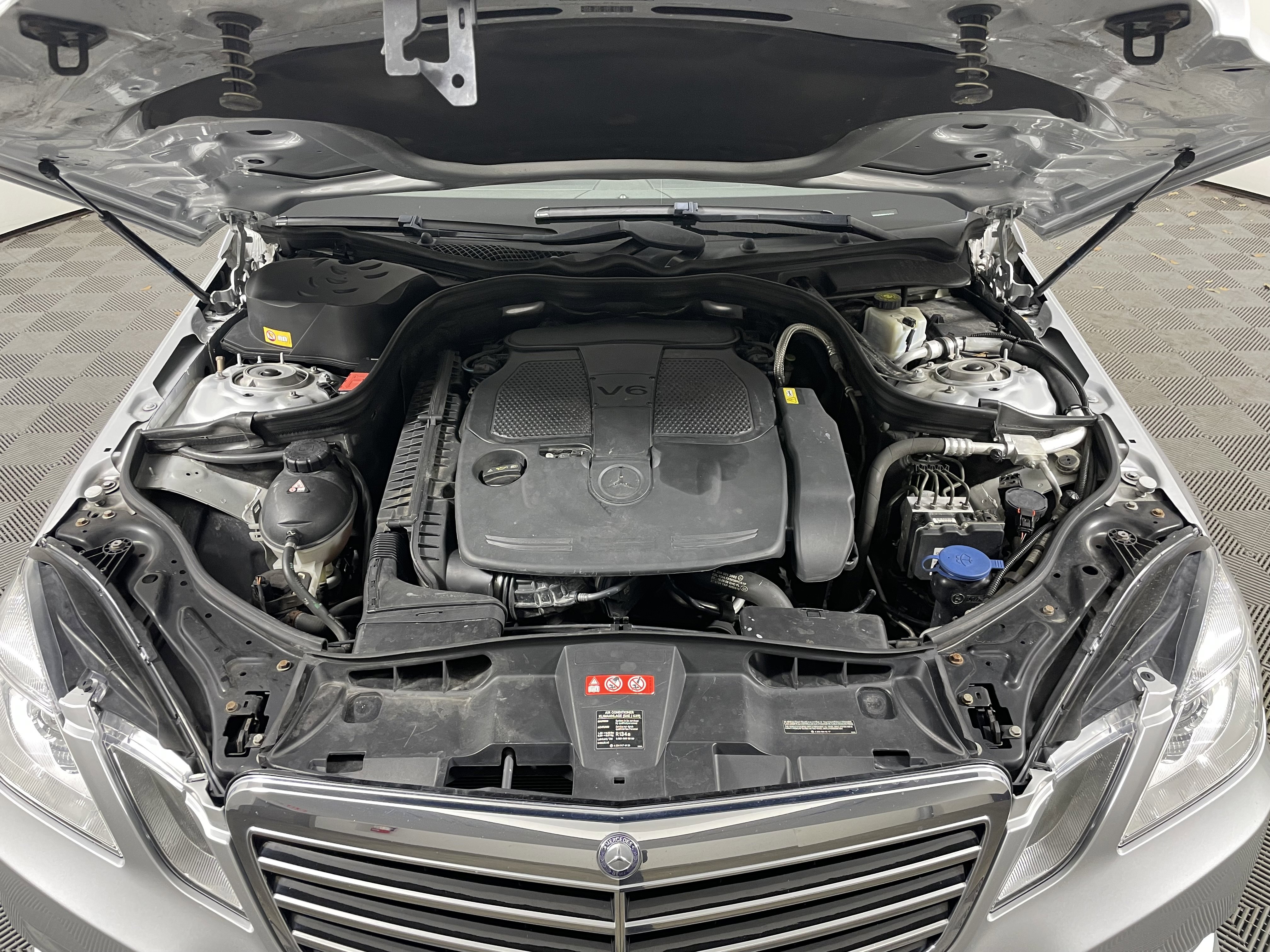 Used 2013 Mercedes-Benz E 350 4MATIC Sedan image 20