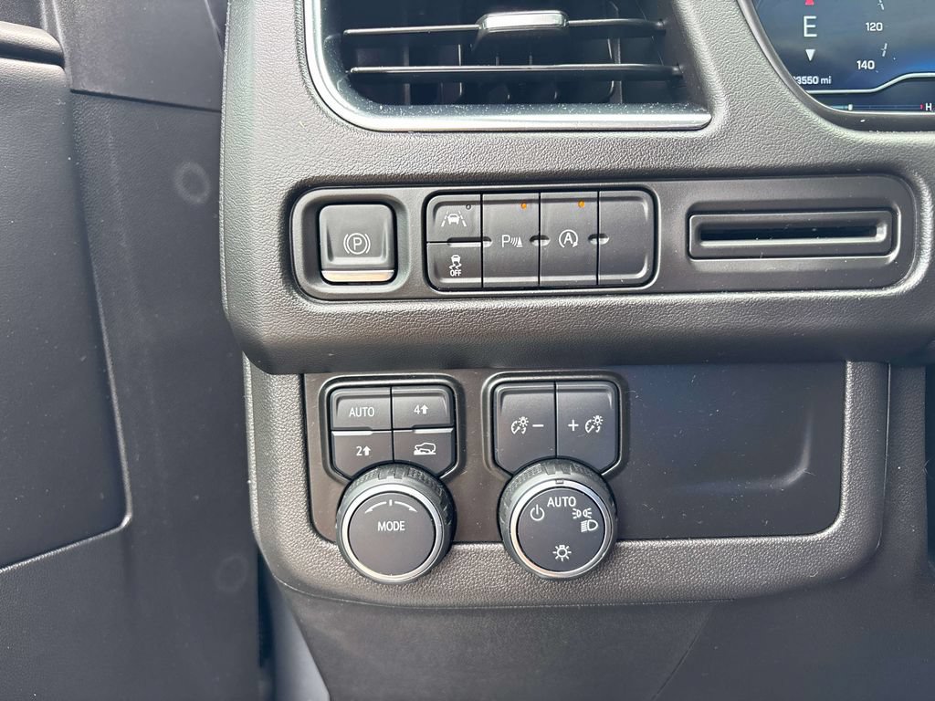 Used 2023 Chevrolet Suburban RST AWD/4WD image 22
