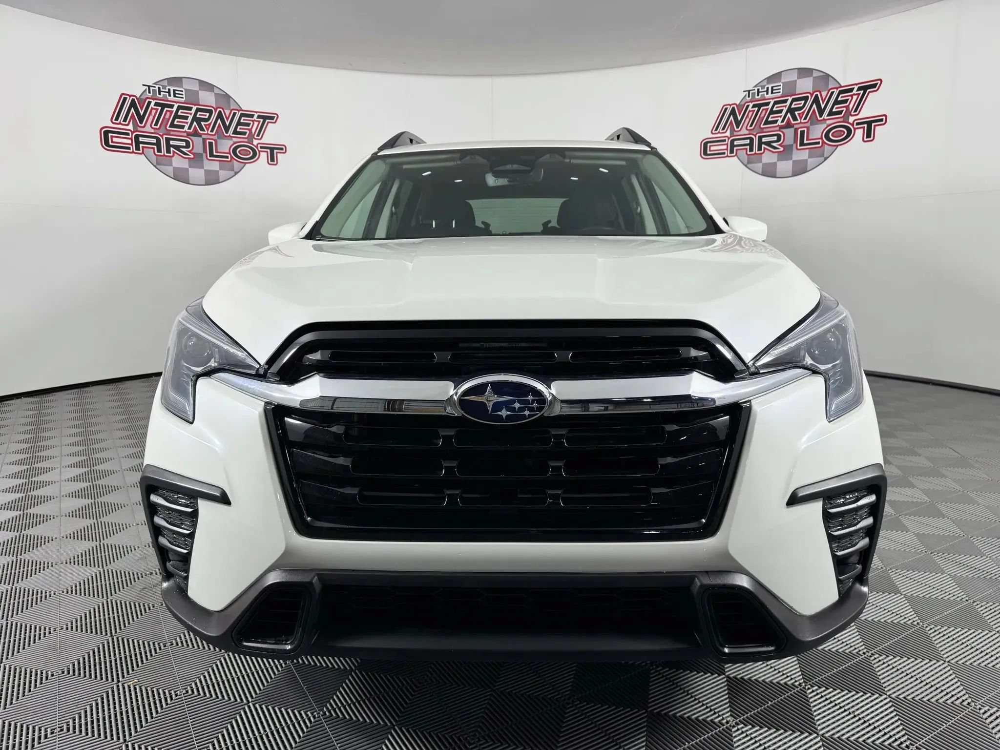 Used 2025 Subaru Ascent Premium AWD/4WD image 2