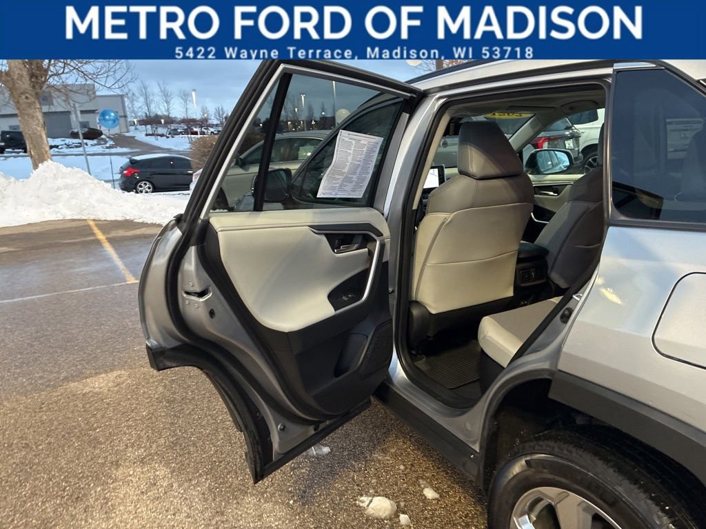 Used 2021 Toyota RAV4 Limited image 35