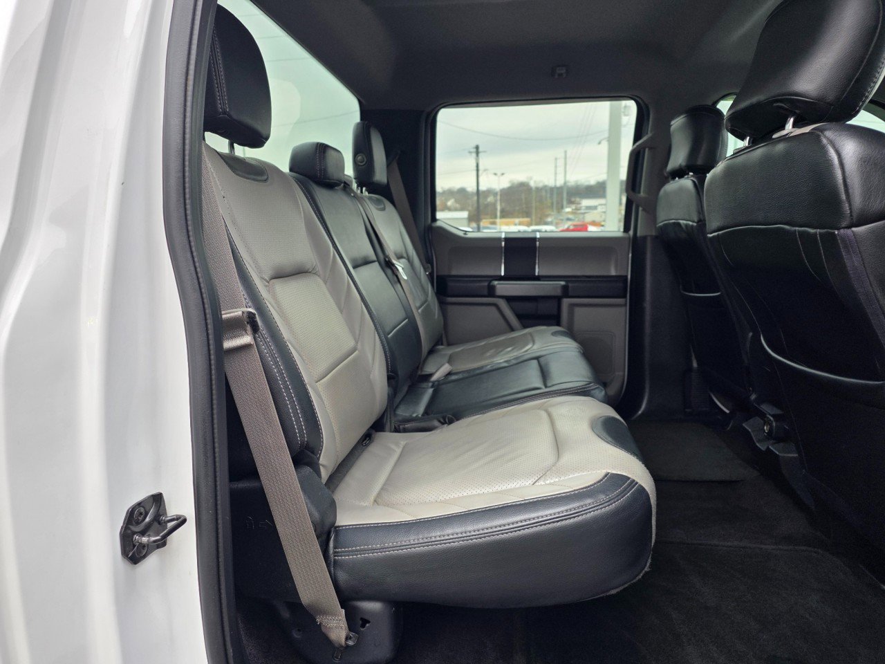 Used 2017 Ford F150 XLT image 11