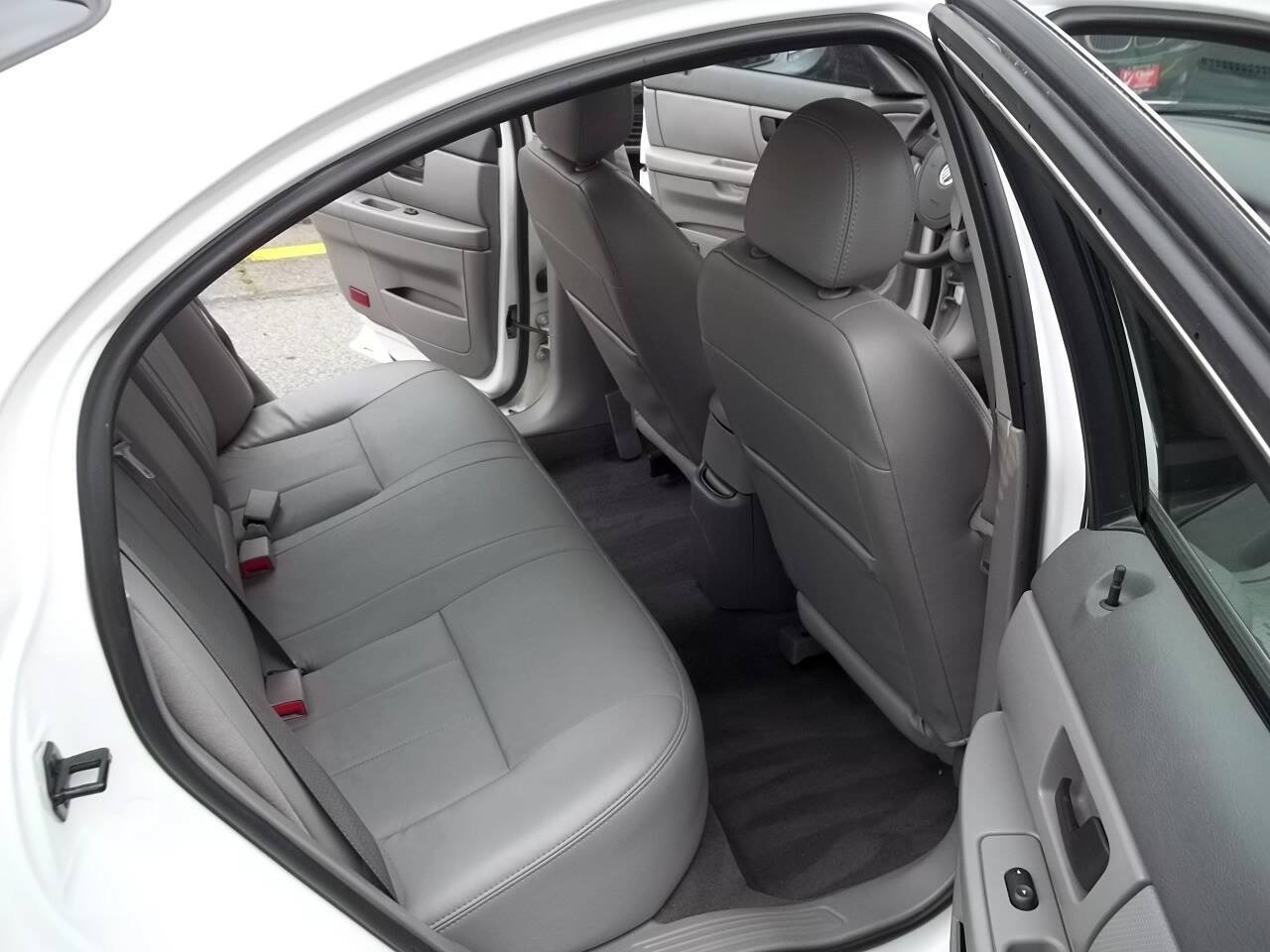 Used 2005 Mercury Sable LS FWD image 12