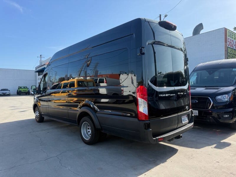 Used 2023 Ford Transit 350 XLT RWD image 4