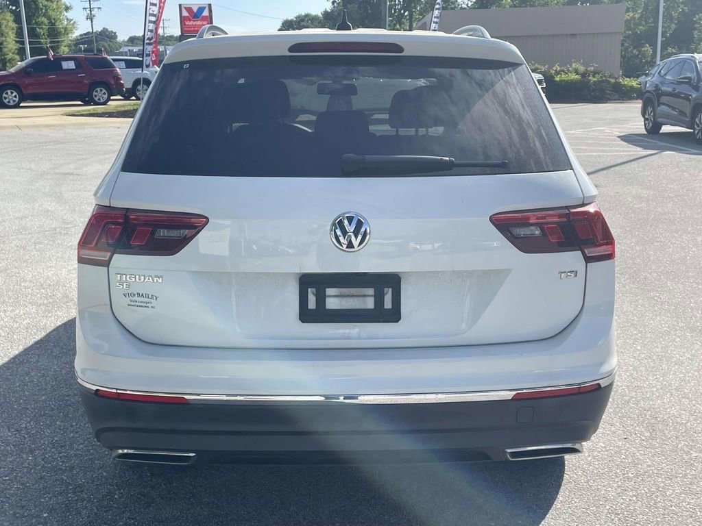 Used 2018 Volkswagen Tiguan SE w/ Panoramic Sunroof Package image 5