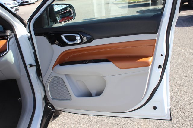 Used 2024 Jeep Compass Limited image 30