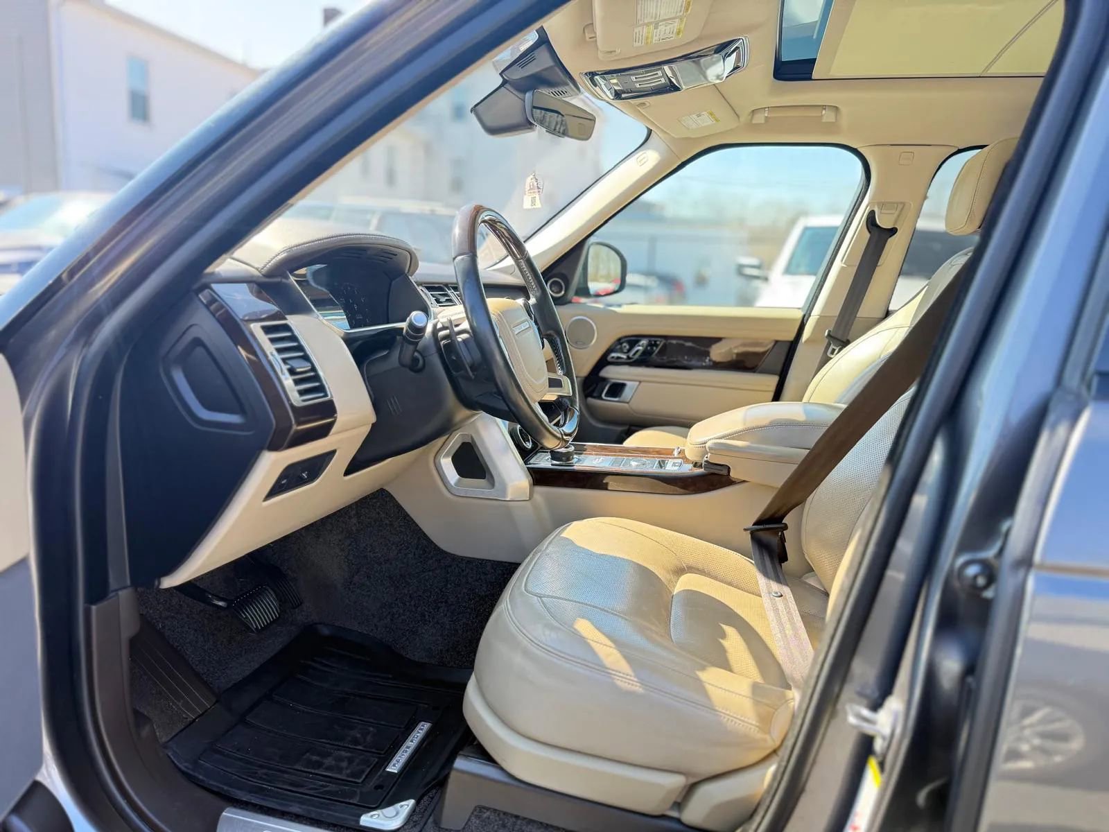 Used 2018 Land Rover Range Rover Supercharged AWD/4WD image 8