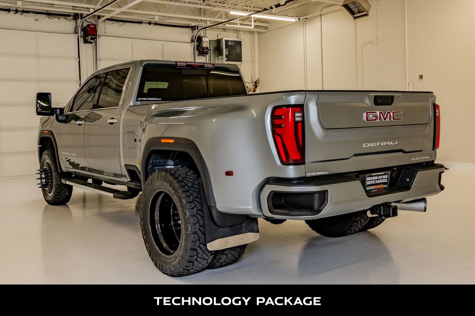 Used 2024 GMC Sierra 3500 Denali w/ Denali Reserve Package AWD/4WD image 7