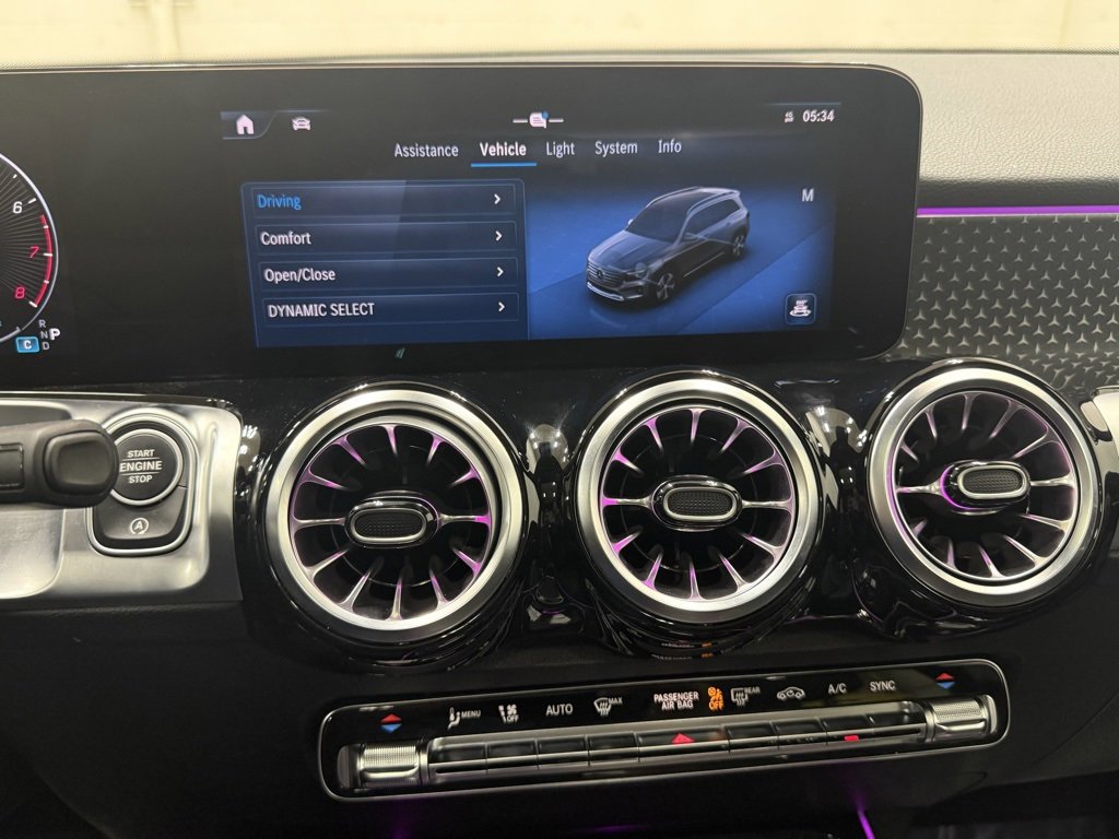 Used 2024 Mercedes-Benz GLB 250 image 19