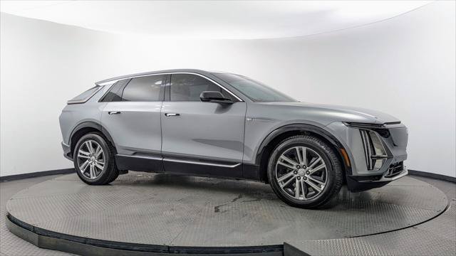 Used 2024 Cadillac Lyriq Tech w/ LPO, Floor Liner Package AWD/4WD image 11