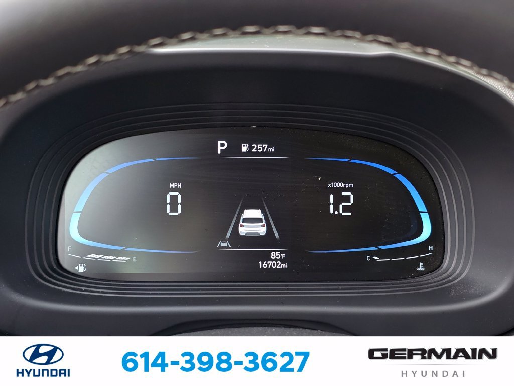 Used 2024 Hyundai Venue Limited FWD image 23