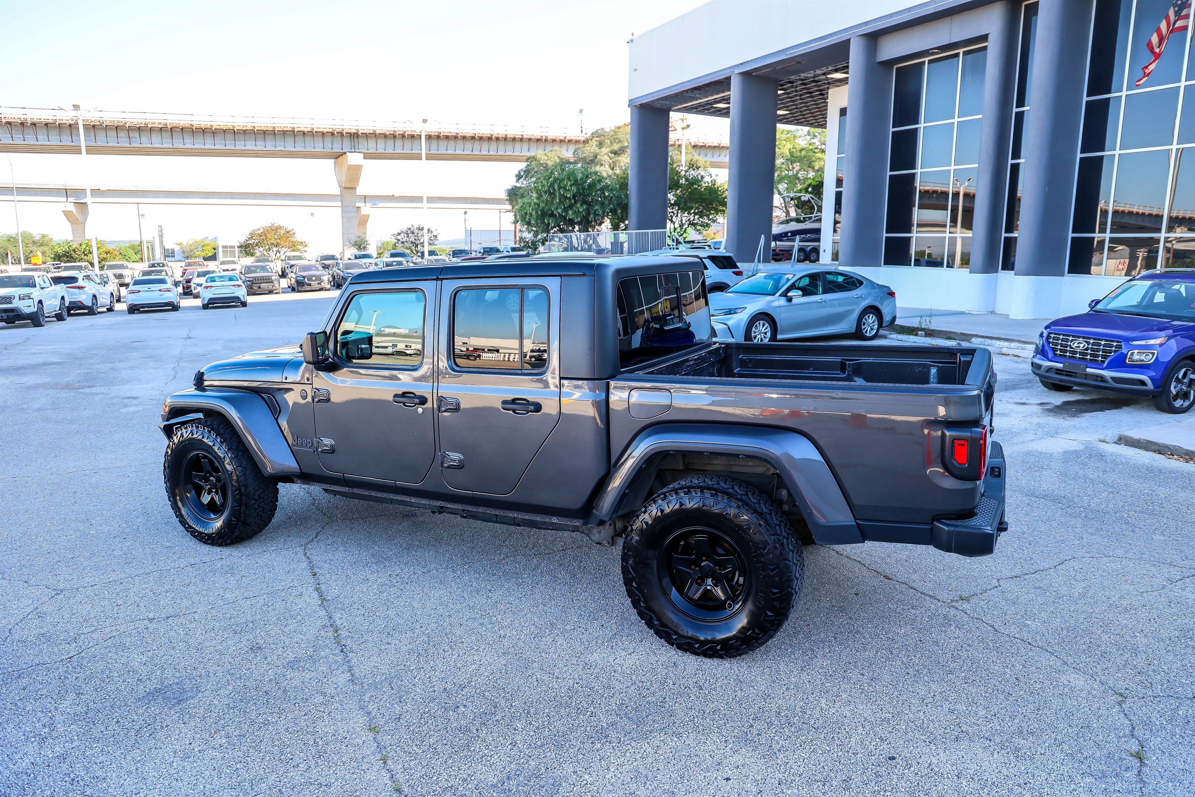 Used 2021 Jeep Gladiator Sport w/ Quick Order Package 26Q 80th AWD/4WD image 11