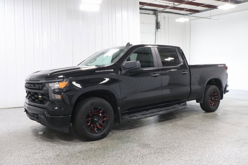 Used 2023 Chevrolet Silverado 1500 Custom image 2